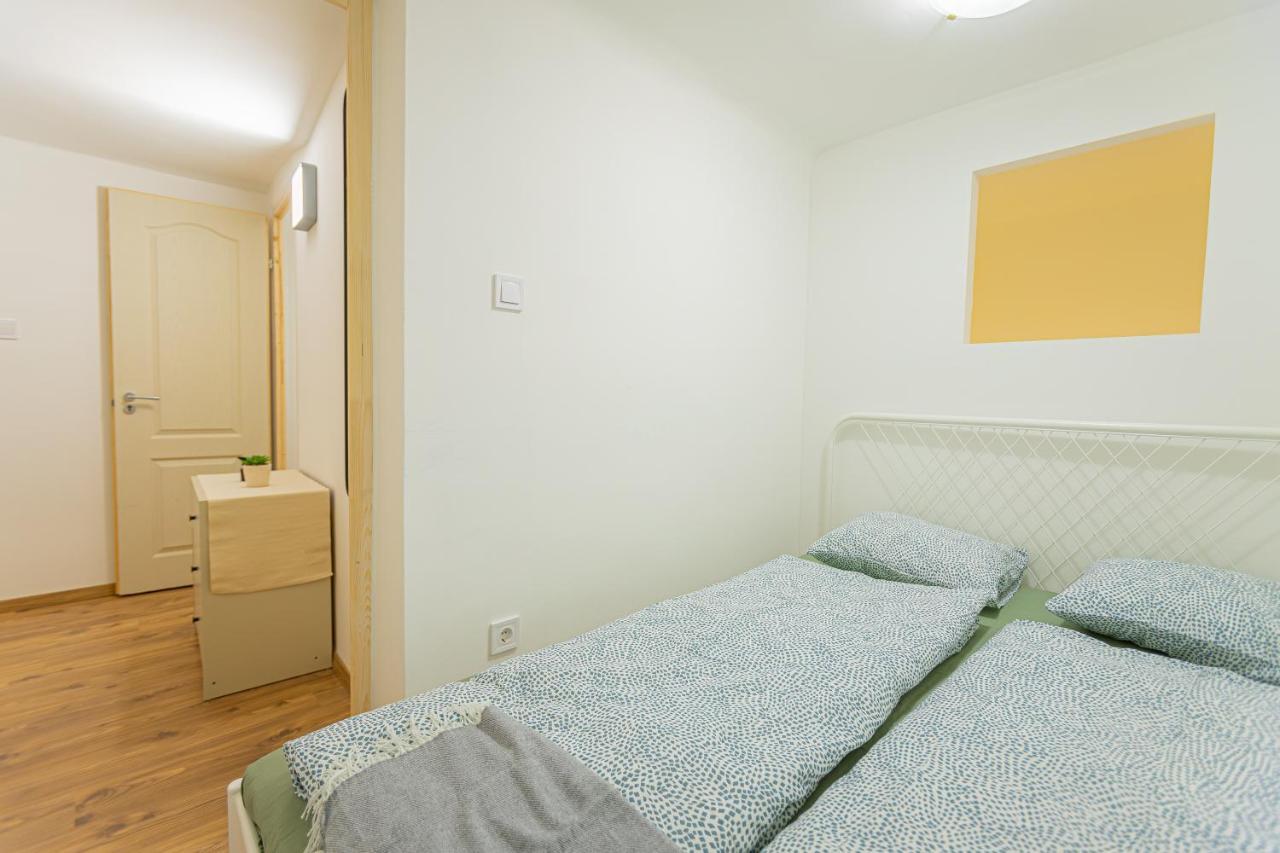 2 Bedroom Apartment In The Dob Street, Emerald Budapest Eksteriør billede
