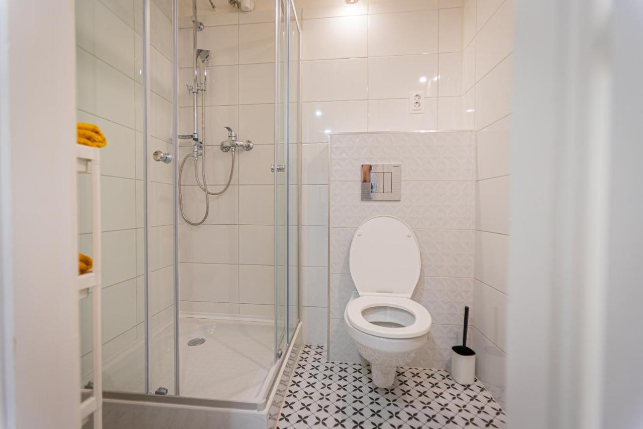 2 Bedroom Apartment In The Dob Street, Emerald Budapest Eksteriør billede